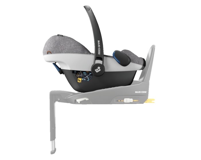 8798712110_2019_maxicosi_carseat_babycarseat_pebbleplus_grey_nomadgrey_sidewithbase