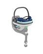 8559720110_2021_maxicosi_carseat_babycarseat_coral360_blue_essentialblue_withfamilyfix360basefront_3qrtright
