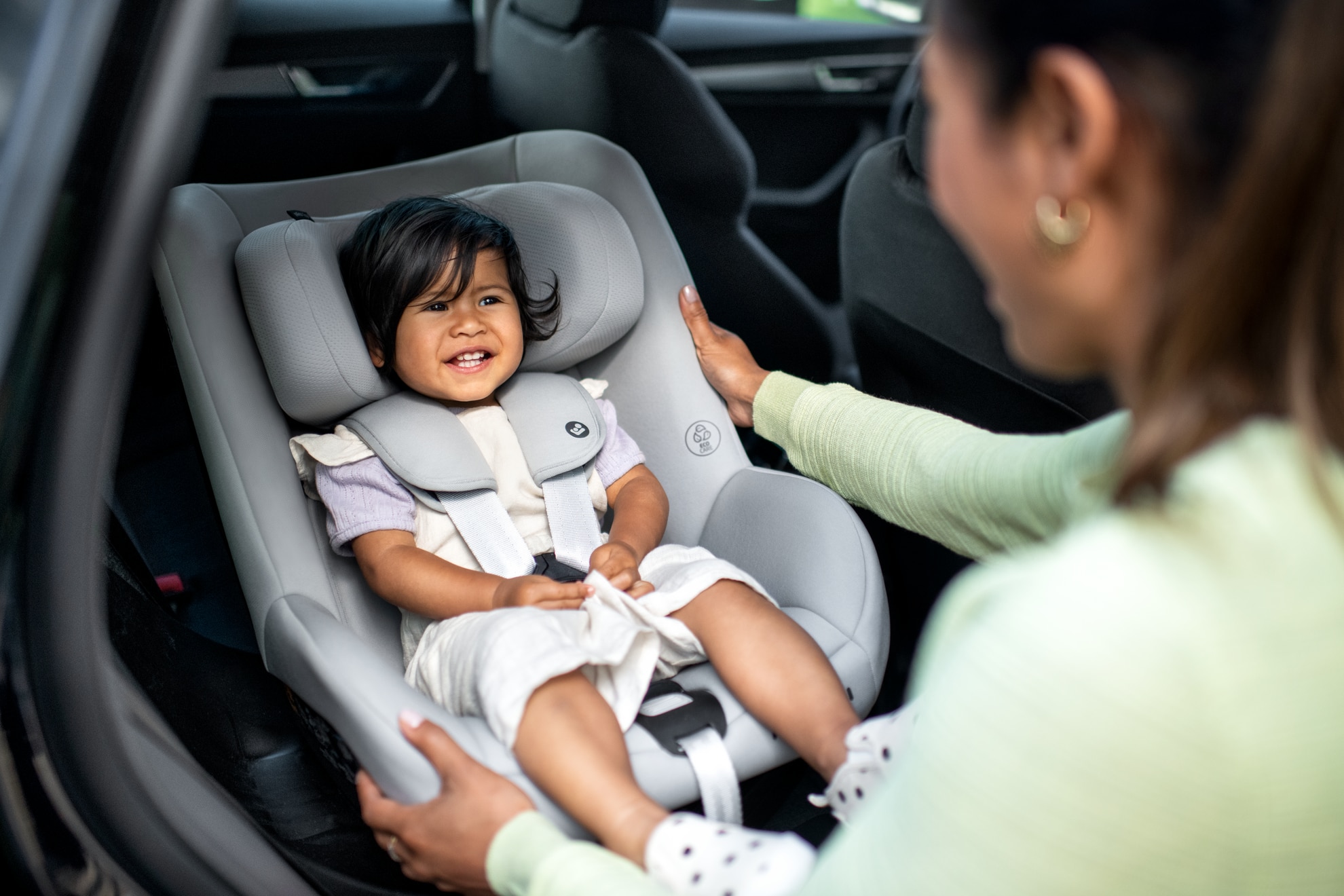 Rotating Maxi-Cosi car seats - convenience & safety combined