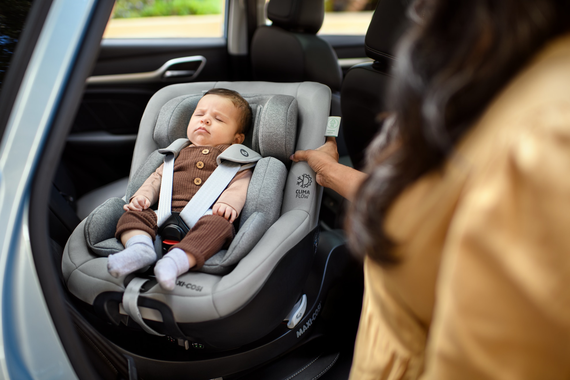 Rotating Maxi-Cosi car seats - convenience & safety combined