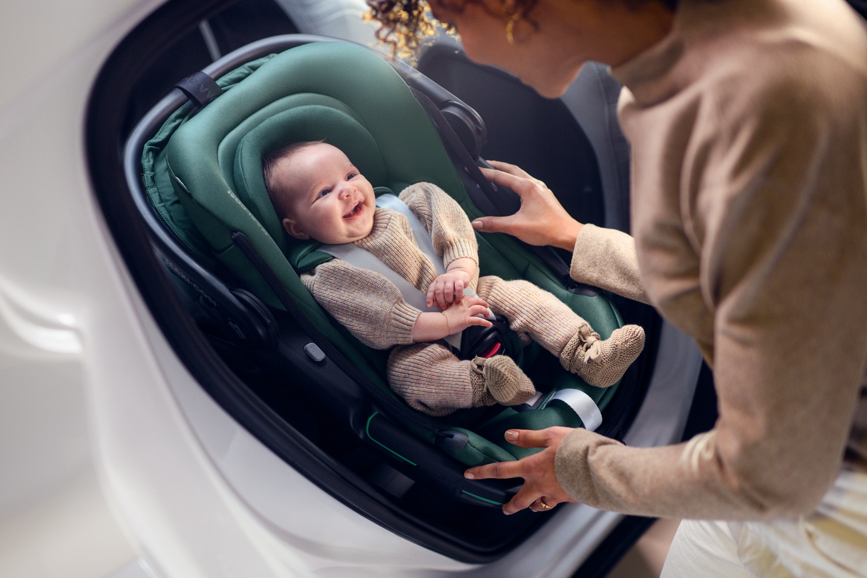 Rotating car seats – combining safety & convenience | Maxi-Cosi